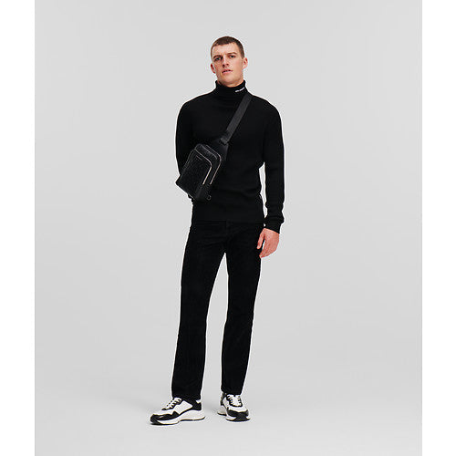 LOGO RIBBED TURTLENECK