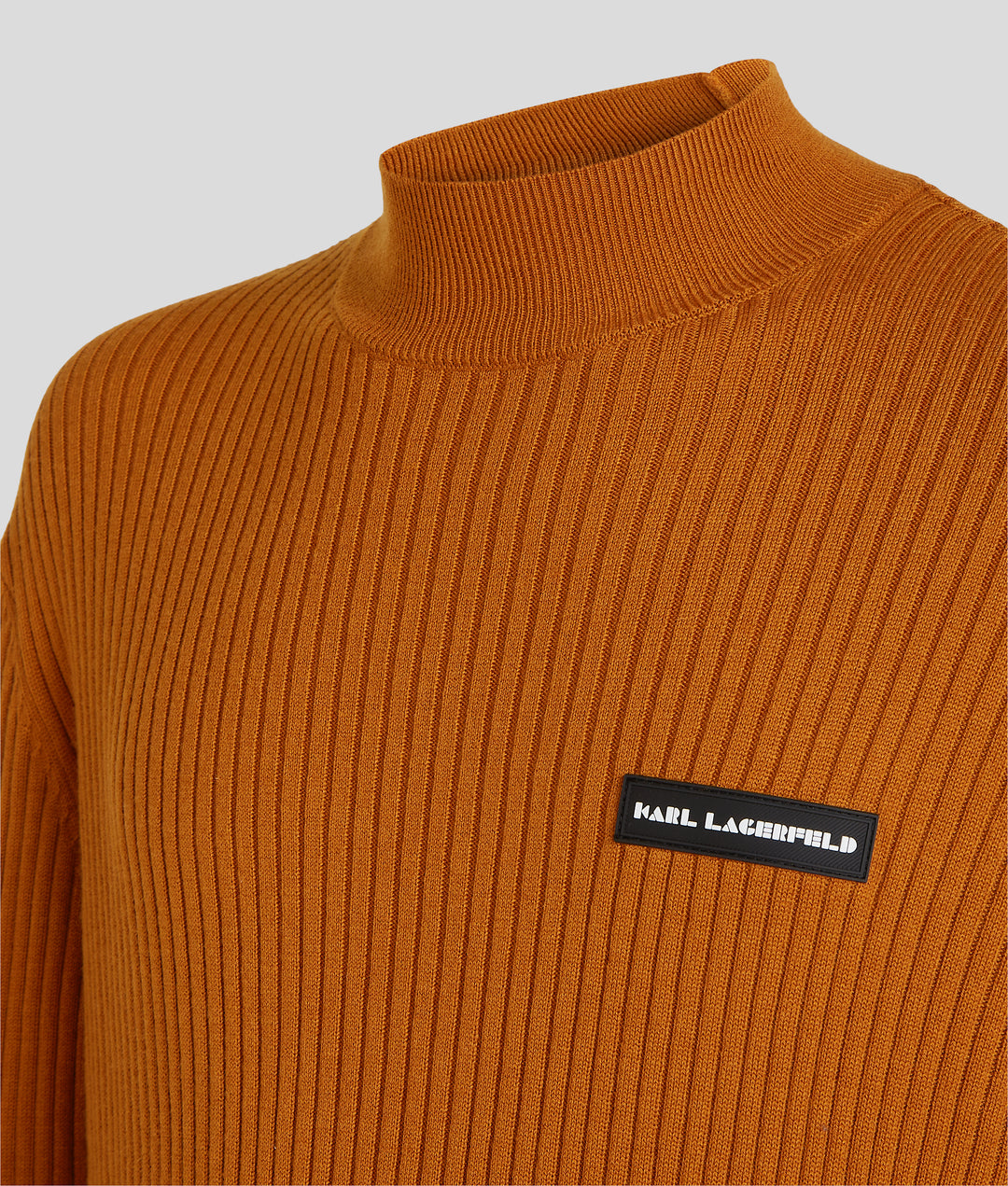 MOCK NECK W/PATCH