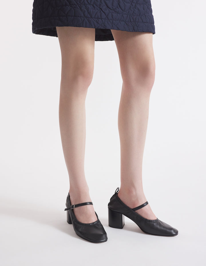 LEATHER LOW-HEEL PUMP