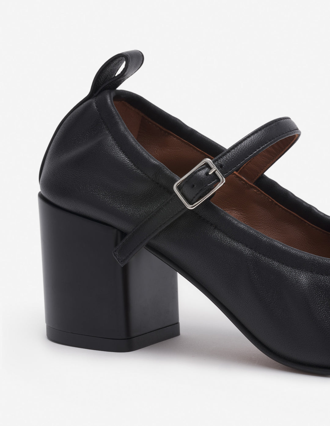 LEATHER LOW-HEEL PUMP