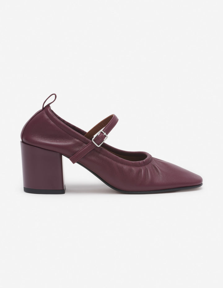 LEATHER LOW-HEEL PUMP