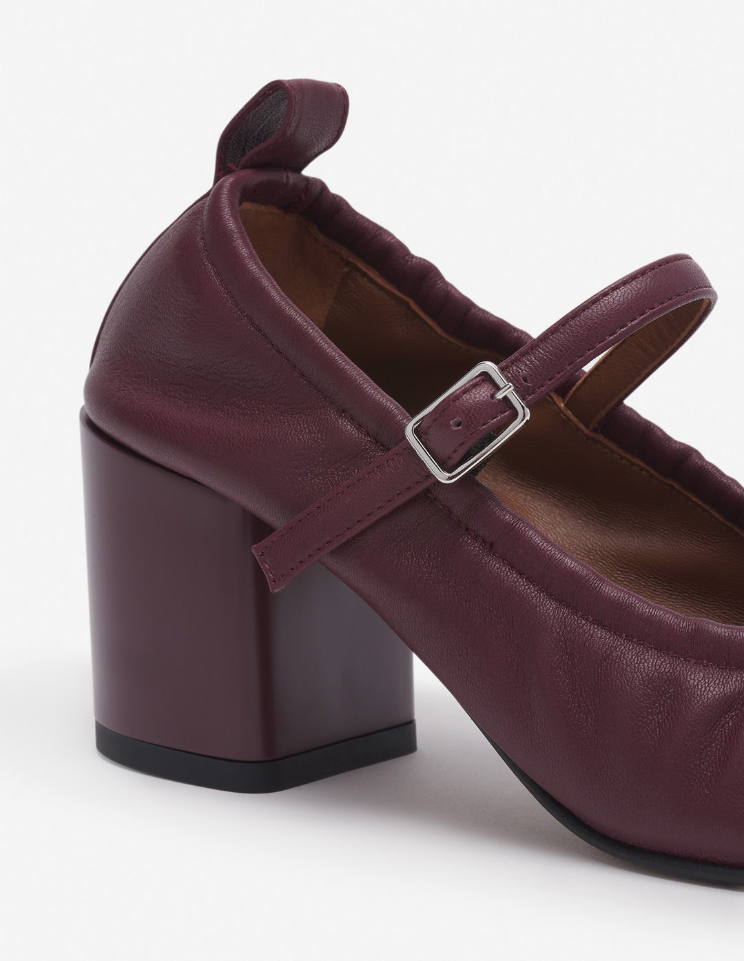 LEATHER LOW-HEEL PUMP