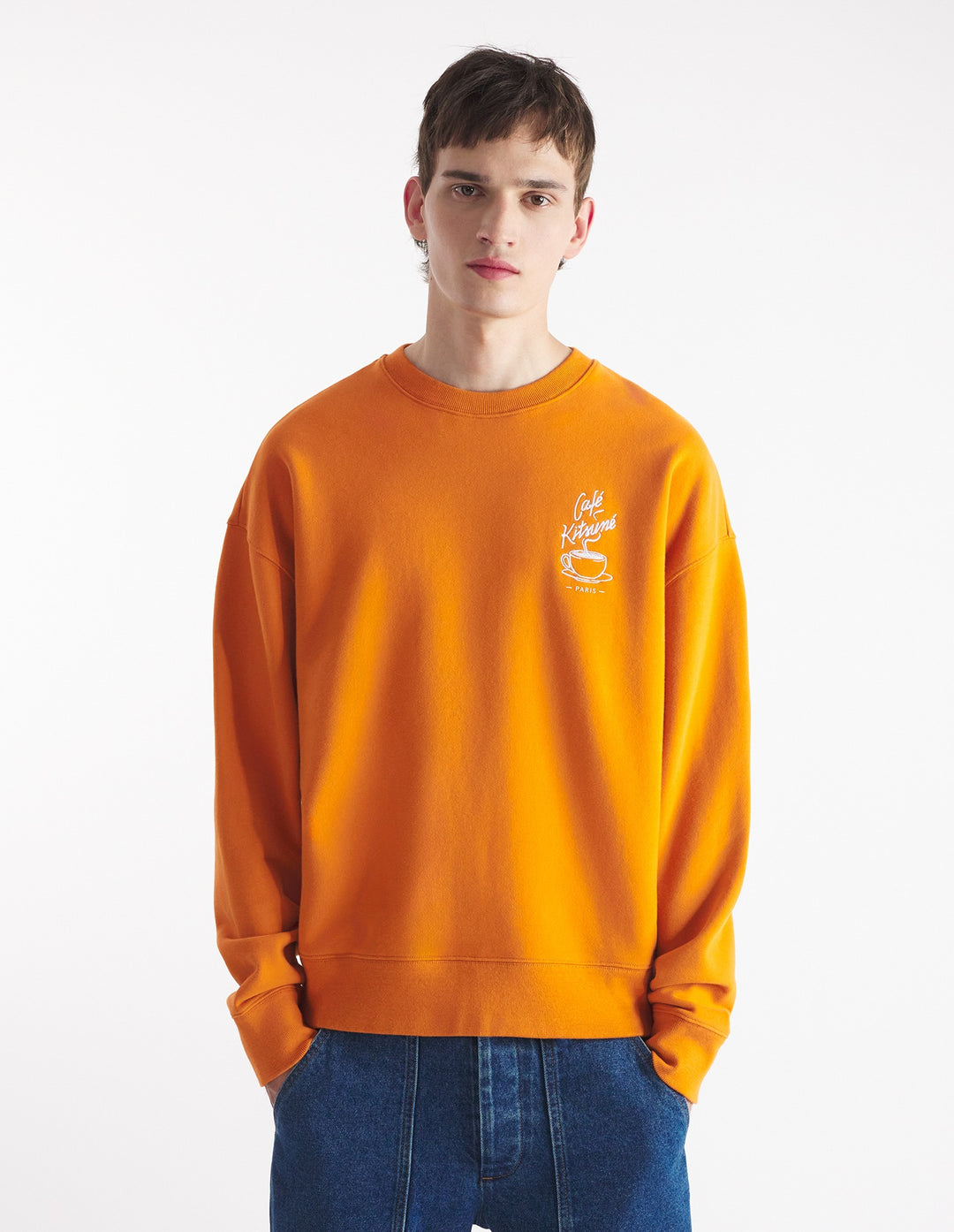 CAFÉ KITSUNÉ COFFEE CUP RELAXED SWEATSHIRT MAPLE SYRUP